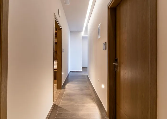 Lydia Suites And Rooms