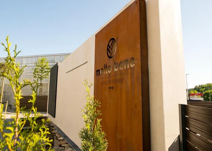 Molto Bene Hotel & Restaurant