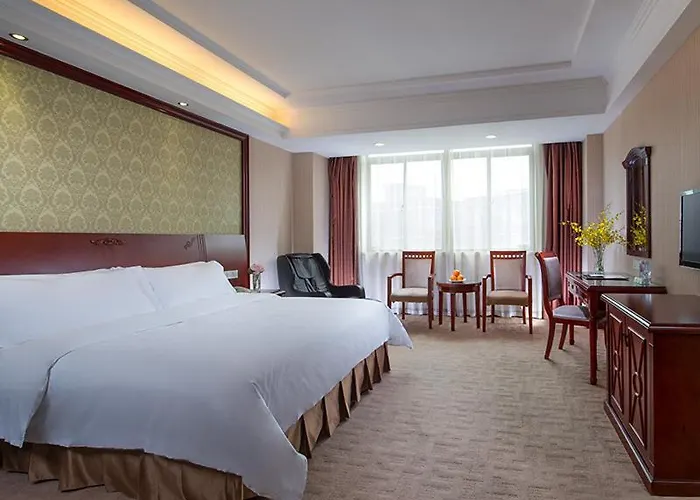 Vienna Hotel Longgang Longdong