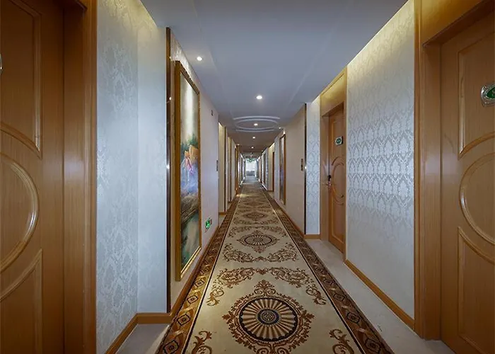 Vienna Hotel Huiyang Sanhe Square