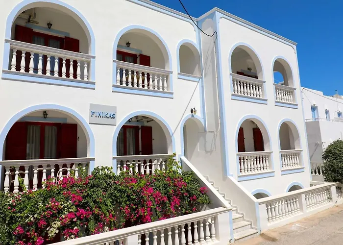 Finikas Santorini