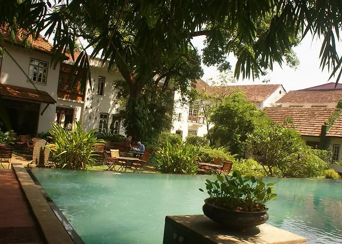 Old Harbour Hotel