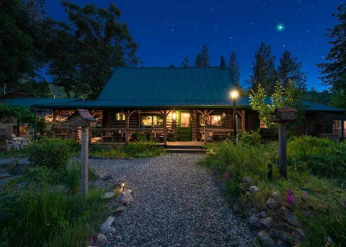 The Davies Family Inn (Adults Only)