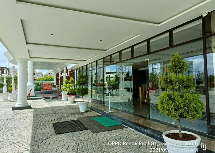 Aarya Mansion V One Hotel