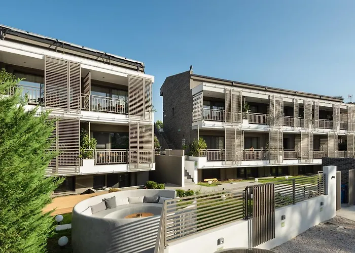 Eco Green Residences & Suites