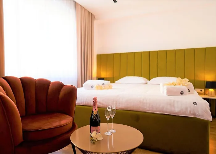 Hotel Glory