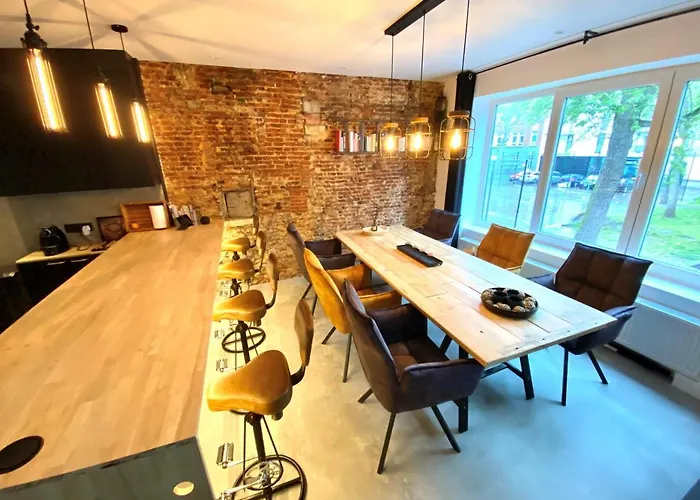 The Square - Cozy Home In The City Center With Outdoor Sauna