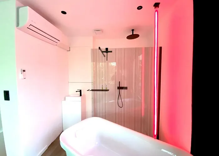 The Square - Cozy Home In The City Center With Outdoor Sauna