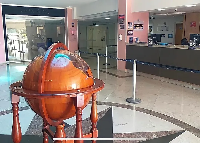 Águas Termais Naturais Piscinas Quentes 24 horas mais Acesso Incluso aos Parques Aquáticos dos Resorts Golden Dolphin Grande Hotel em Caldas Novas