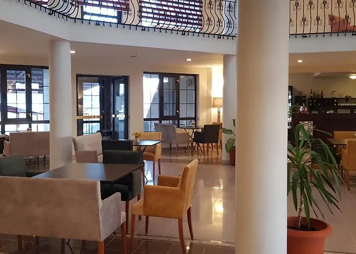 Flora Hotel