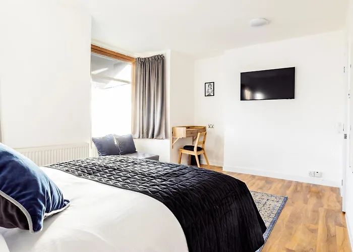 Cambridge House Hotel