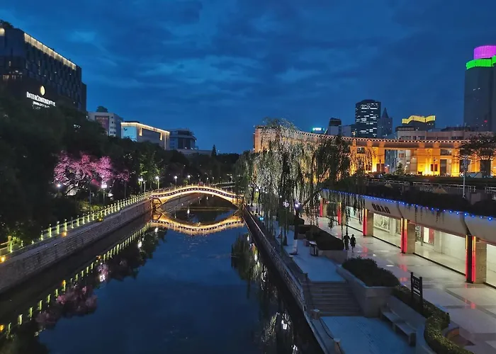Atour Hotel Jinan Quancheng Plaza Kuanhouli