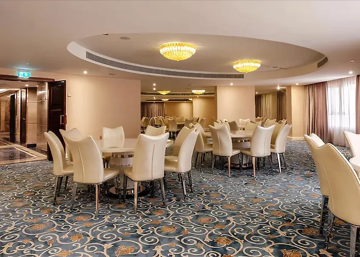 Crystal Plaza Al Majaz Hotel