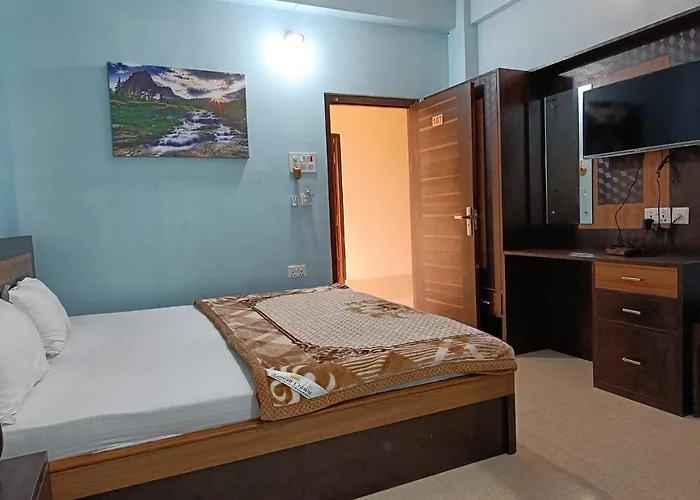 Hotel Vrindavan Palace