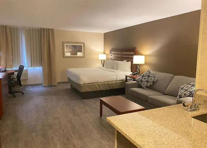 Wyndham Garden Grand Rapids Airport