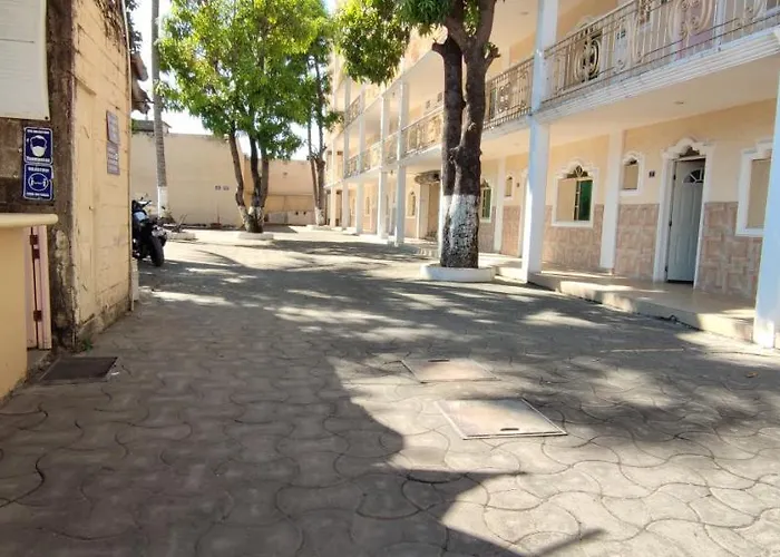 Hotel Las Cupulas
