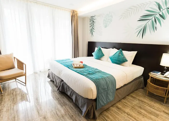 Holiday Suites Port Barton
