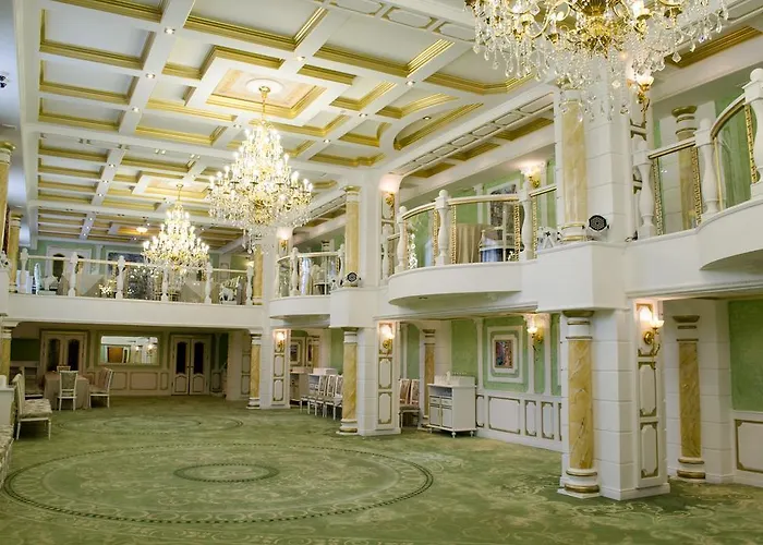 Shiny River Hotel