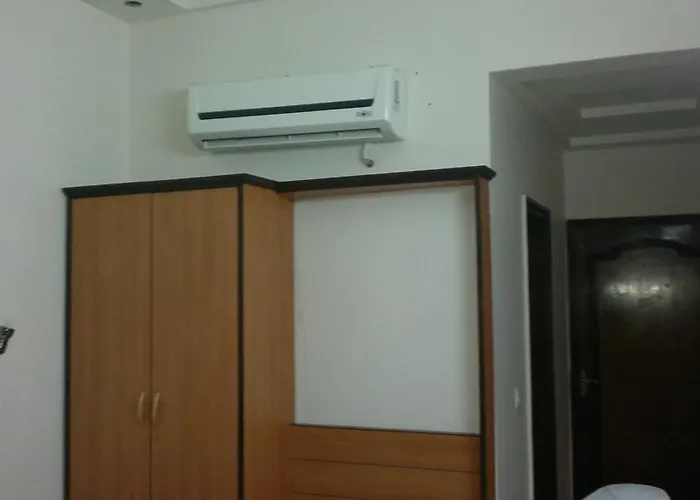 Hotel D R International