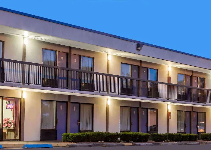 Knights Inn - Fredericksburg