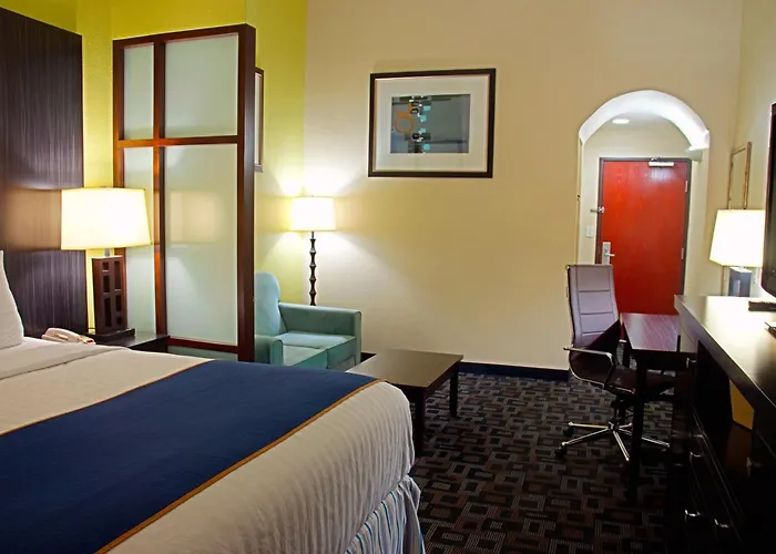 Super 8 By Wyndham Irving/Dfw Apt/North