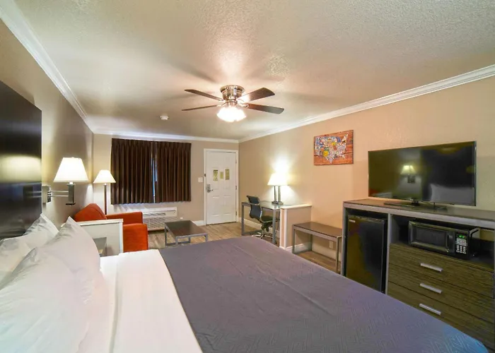 Econo Lodge Inn & Suites Corpus Christi