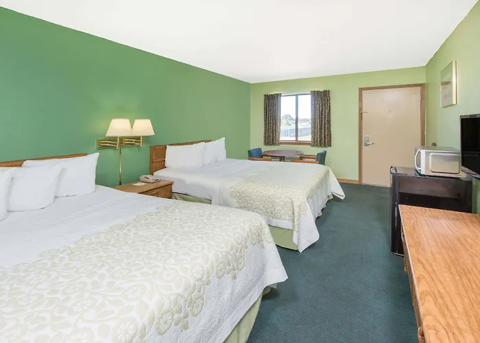 Days Inn By Wyndham Mountain Grove