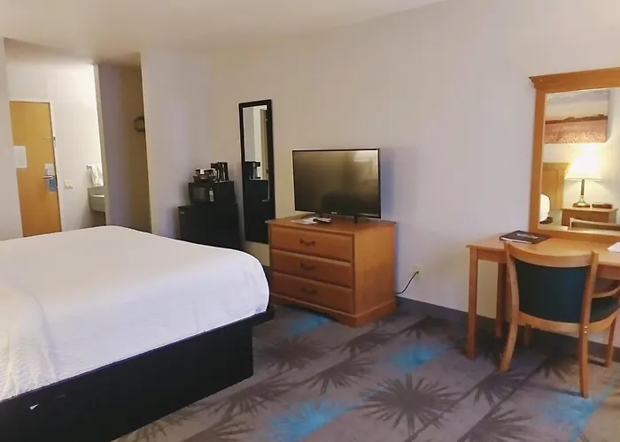 Days Inn By Wyndham Osage Beach Lake Of The Ozarks