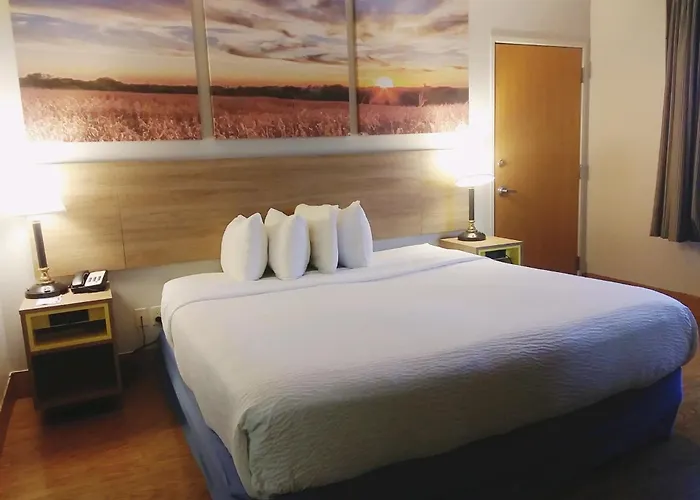 Days Inn By Wyndham Osage Beach Lake Of The Ozarks