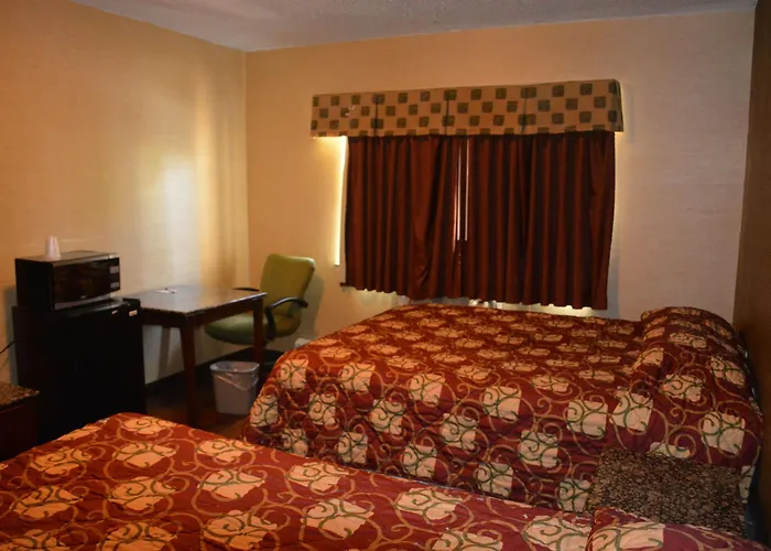 Travelodge By Wyndham Avenel Woodbridge