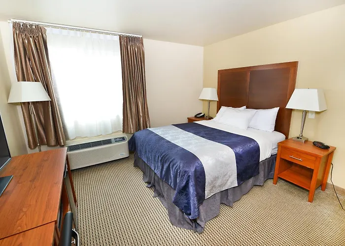 Baymont By Wyndham Grand Forks
