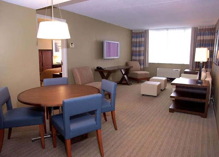 Doubletree By Hilton St. Louis At Westport