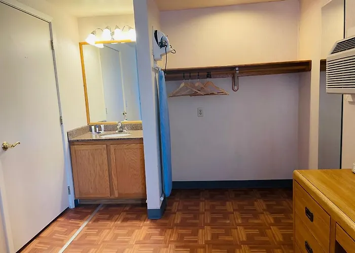 America'S Best Value Inn Sandpoint