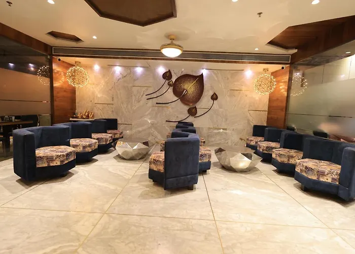 Hotel Rs Exclusive Stay & Fine Dine - Near To Akola Junction