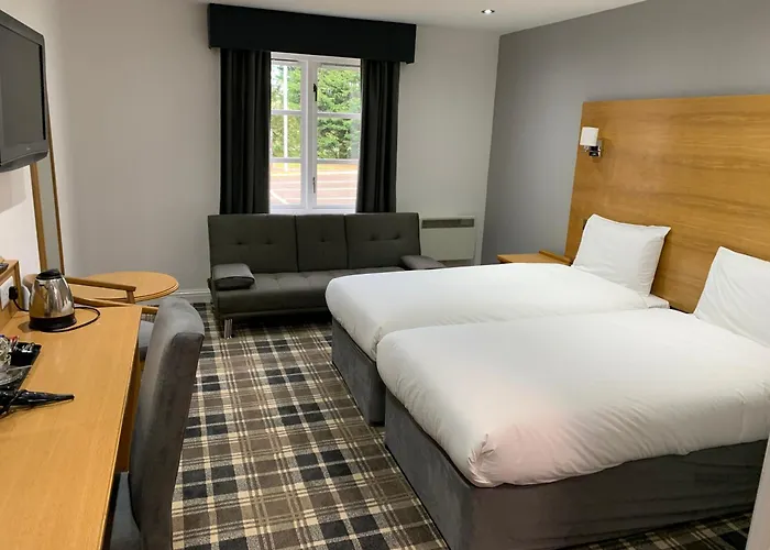 Crowwood Hotel And Alba Restaurant