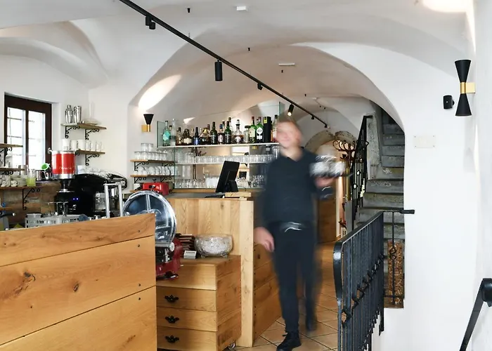 Hiša Linhart, Hotel&Restaurant
