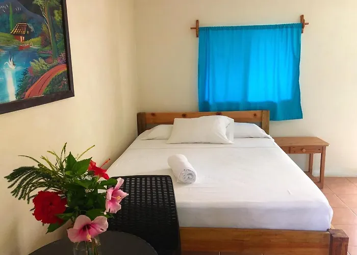 Sunshine Hotel Little Corn Island