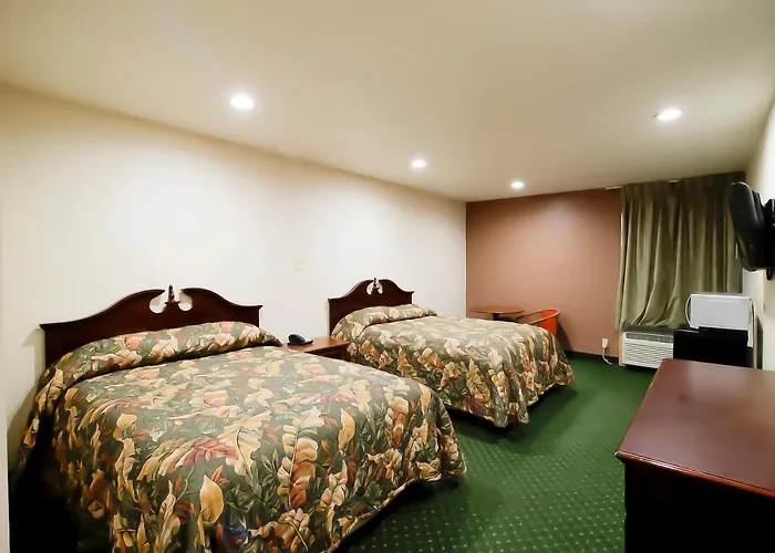 Oyo Pinewood Inn & Suites Silsbee