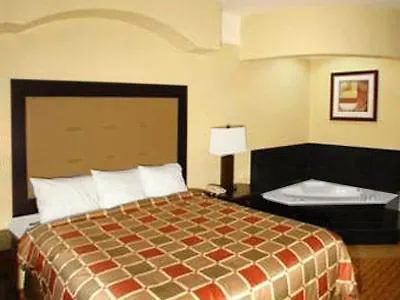 Super 8 By Wyndham Hidalgo/Mcallen Area
