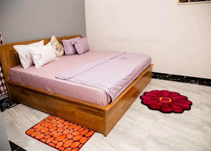 Kikis Court Resort