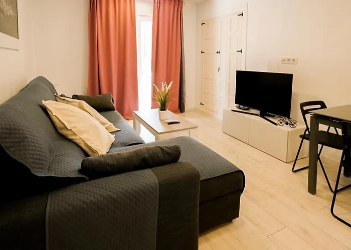 Casa Mya Con Terreno Privado Y Parking Compartido - A 800M De Playa Poniente