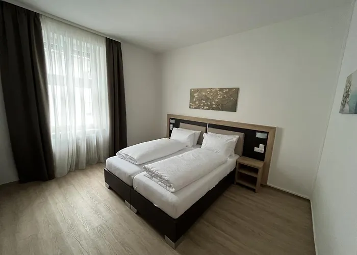 City Hotel