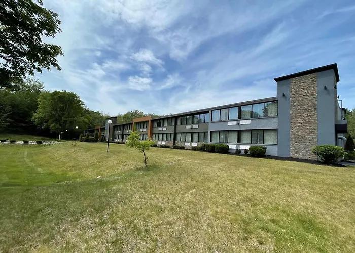 Wingate By Wyndham Lake George