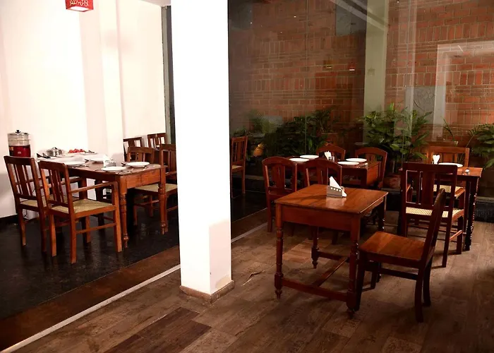 Hotel Sabareesh Park