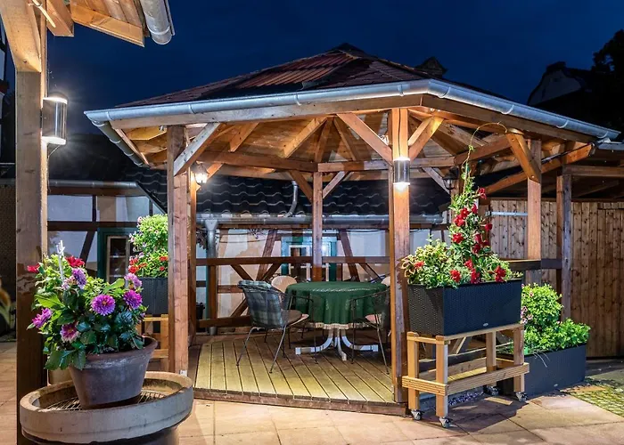 Land-Hotel Zum Schwan, Garni E-Ladestationen, -Spätanreise möglich-, Nähe Phantasialand Nähe Palmenparadies Euskirchen
