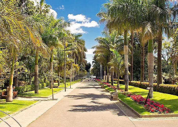Hotel Adonis Plaza