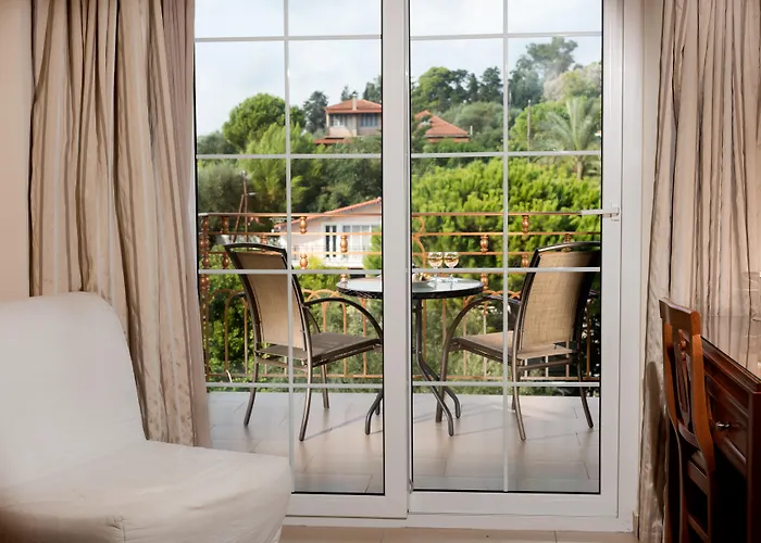 Avalon Palace Hotel By Ghh (Adults Only)