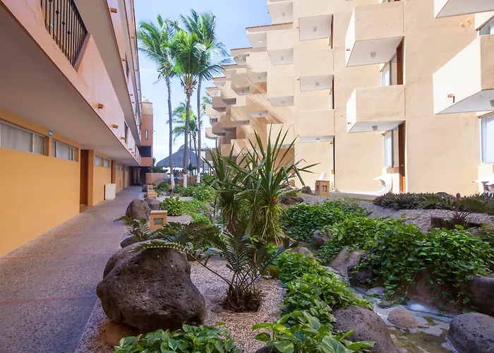 Costa De Oro Beach Hotel