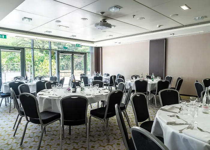 Crowne Plaza Paris - Neuilly, An Ihg Hotel