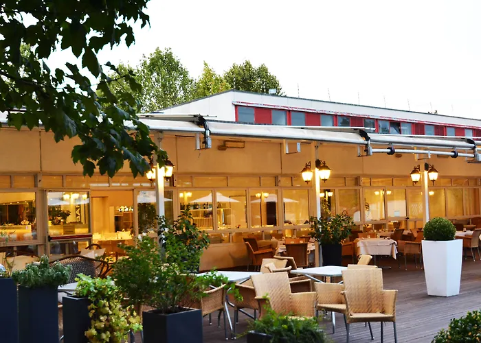 Living Place Hotel